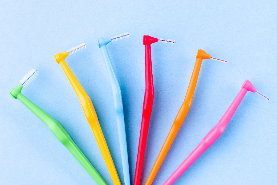 Kolorowe szczoteczki międzyzębowe